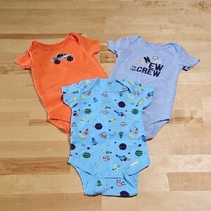 3 for $10 🚀 Bundle 3 Baby Bodysuits 3-6M Carter’s & Onesies